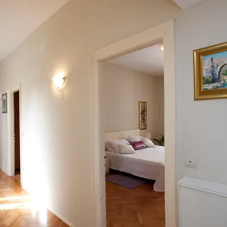 Gianina Διαμέρισμα *