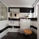 Gianina Apartment *