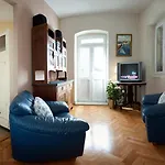 Gianina Apartment