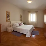 Gianina Apartment